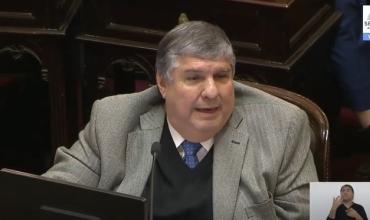 Escándalo en el Senado: Mayans pidió que el presidente “se quede desnudo” en plena sesión