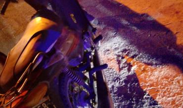 Cuatro personas involucradas en un choque entre motos en barrio Islas Malvinas