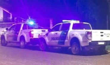 Pigüé: un hombre le pateó la cabeza a un adolescente en plena calle y escapó