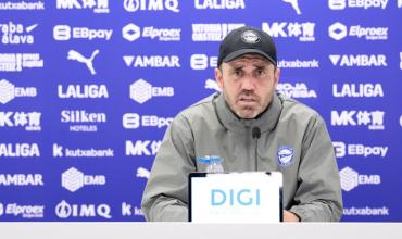 Chacho Coudet se despidió del Alavés y se acerca a River: el detalle que falta resolver