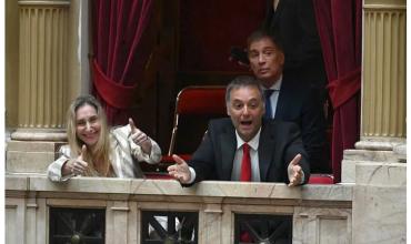 Manuel Adorni defendió el viaje de su esposa en la gira a EE.UU.: "No le costó un peso al Estado"