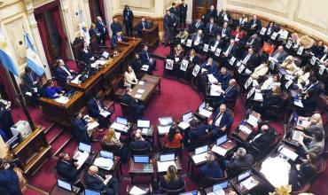 Los senadores de la UCR y los santiagueños se sumaron a los de la LLA y renunciaron al aumento de su dieta