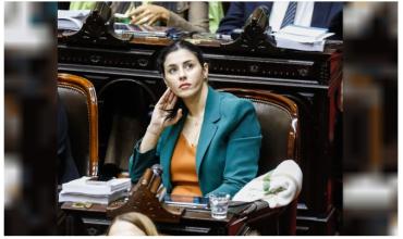 Marcela Pagano confesó que “tiene los gastos de tarjeta” de Adorni y lo calificó de “corrupto"