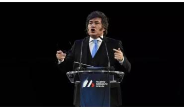 Javier Milei disertó en España: tildó a Pedro Sánchez de "impresentable", habló "de los kukas" y le hizo un guiño a Trump por Cuba