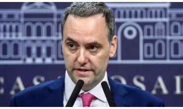 Manuel Adorni habló sobre la polémica por el viaje de su esposa a Nueva York