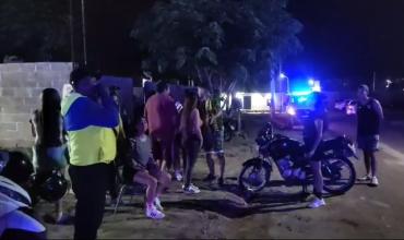 Dam­nificados por la presunta estafa del Cosquín Rock se manifestaron frente a la casa de uno de los involucrados