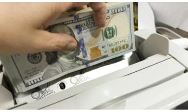 El dólar oficial bajó, pero el blue se disparó tras el último discurso de Javier Milei