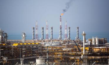 Israel y EEUU atacaron el mayor campo de gas del mundo en Irán, que prometió venganza contra los países del golfo