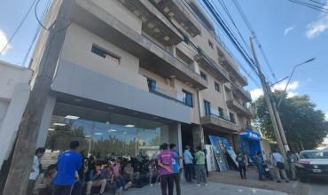 Un obrero cayó desde un quinto piso en una obra en construcción y fue trasladado de urgencia