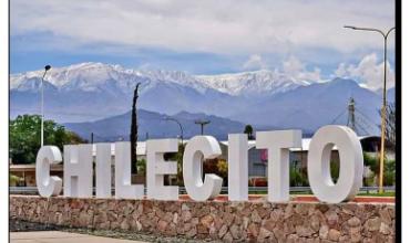 Chilecito: una mujer amenazó con encadenarse o prenderse fuego frente a un organismo
