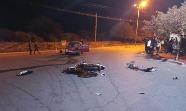 Chilecito: fuerte choque entre un auto y una motocicleta dejó dos personas con lesiones leves