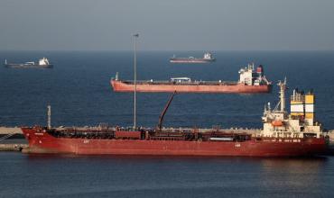 El petróleo cae casi 6% tras el plan de paz de Trump y crece la incertidumbre por la respuesta de Irán