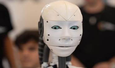 La Rioja presentó el primer robot humanoide desarrollado en la provincia por jóvenes profesionales