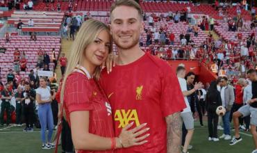 Ailén Cova publicó una foto sensual junto a Alexis Mac Allister y presumió el nuevo look del jugador