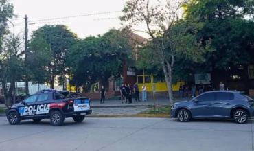 Conmoción en Santa Fe: un alumno entró armado al colegio, mató a tiros a un compañero e hirió a otros dos