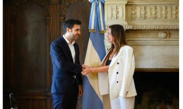 Torres firmó con Nación el pago de la deuda de Anses con Chubut por más de $48 mil millones
