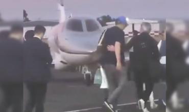 Vuelo privado a Punta del Este: Adorni contrató a un estudio de abogados para su defensa