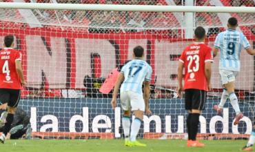 Maravilla Martínez les pidió disculpas a los hinchas de Racing por el penal que erró contra Independiente