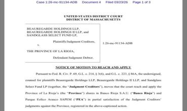 Los bonistas presentaron ante un tribunal federal de Massachusetts una moción para ejecutar las acciones del Banco Rioja y el Parque Eólico Arauco