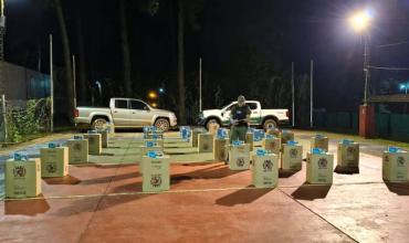 Embistió un control de Gendarmería en Misiones, huyó y abandonó su camioneta: llevaba 19.500 atados de cigarrillos de contrabando