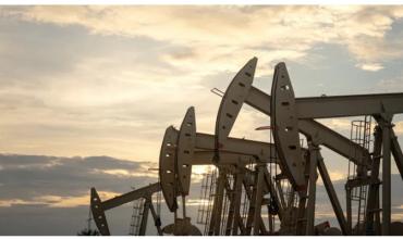 El petróleo supera los US$100: el barril está al alza tras el fracaso diplomático en Pakistán