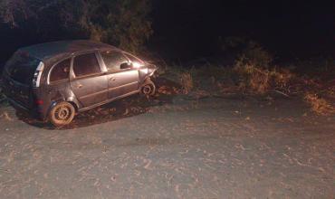 Catuna: un conductor volcó su automóvil y dio positivo en alcoholemia
