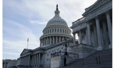 Senado de EE. UU. rechaza medida para limitar poderes de guerra de Trump sobre Irán