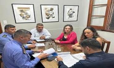 El Ministro Miguel Zarate recibió al Círculo de Oficiales de la Policía