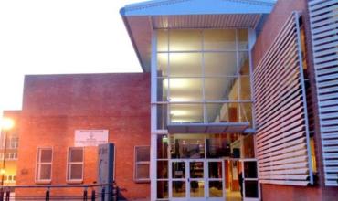 Milagros, la estudiante agredida en las inmediaciones del profesorado: “Nos amenazó con un arma de fuego y quiso apuñalar a mi pareja”