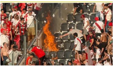 El histórico recibimiento de River ante Boca que casi termina en caos: banderas, toneladas de papelitos y una butaca prendida fuego