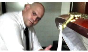 Aseguran que el líder de la toma en Paternal es quien se había fotografiado con el cuerpo de Maradona