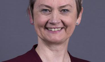 Escala el conflicto: la canciller del Reino Unido afirmó que las Islas Malvinas son británicas