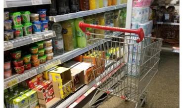 Consumo en mutación: leve repunte, caída en supermercados y giro hacia compras de cercanía
