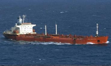 Tensión en Ormuz: un buque cruzó el estrecho por primera vez desde el inicio del bloqueo