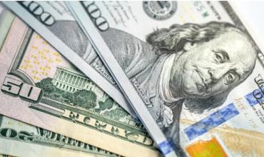 El dólar cortó su racha y subió $10 tras el anuncio del Súper RIGI de Javier Milei