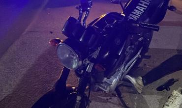 Un motociclista sufrió una grave lesión tras un choque en la zona oeste de la Capital