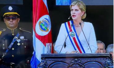 Laura Fernández asume como la presidenta número 50 de Costa Rica y promete “mano dura” contra el crimen: “No me temblará el pulso”