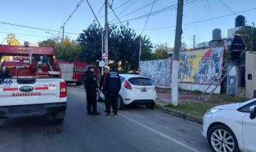 Incendio en un terreno baldío generó preocupación en pleno centro de la Capital