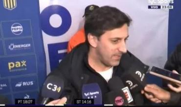 Bombas de Milito tras las polémicas en la eliminación de Racing: "Nos sentimos robados" y "el fútbol argentino está roto"