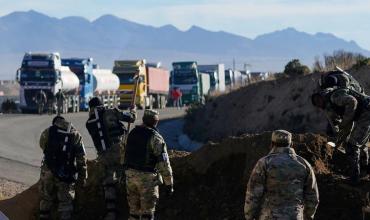 Bolivia: el Gobierno ordenó liberar los piquetes con militares y policías tras 11 días de cortes