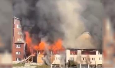 Se incendió un histórico hotel en Bariloche