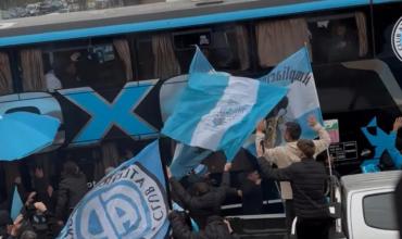 Locura en el banderazo de Belgrano para despedir al plantel antes del partido con Argentinos