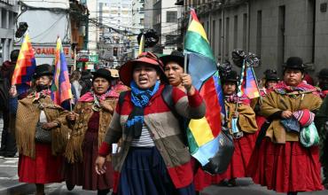 Incidentes, piquetes y caos en Bolivia por una marcha contra el presidente Rodrigo Paz