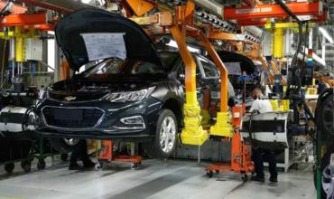 El Gobierno elimina los aranceles a la exportación de autos: el plan para llegar al 0% en 2027
