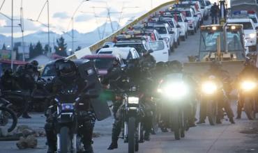 El gobierno de Bolivia despliega un operativo policial para liberar rutas bloqueadas por las protestas