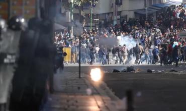 El Gobierno de Bolivia admitió que murió un manifestante por la represión en medio de las protestas masivas