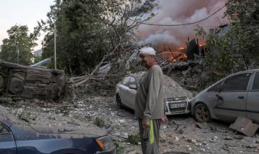 Dura condena al masivo bombardeo ruso con misiles y drones en varias ciudades de Ucrania que dejó al menos 23 muertos