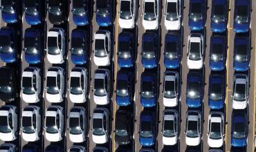 China fabricó 34 millones de autos en 2025 y triplicó a Estados Unidos, el segundo del ranking