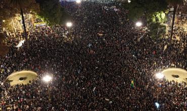 La misa ricotera copó la Plaza de Mayo para despedir al Indio Solari 