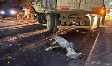 Fuerte choque entre un automóvil y un camión en Vichigasta